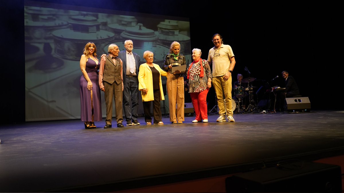 fecicam_oficial's tweet photo. 🎉Gala de Clausura #FECICAM15
📍 Teatro Quijano https://t.co/xdUXeSpy68