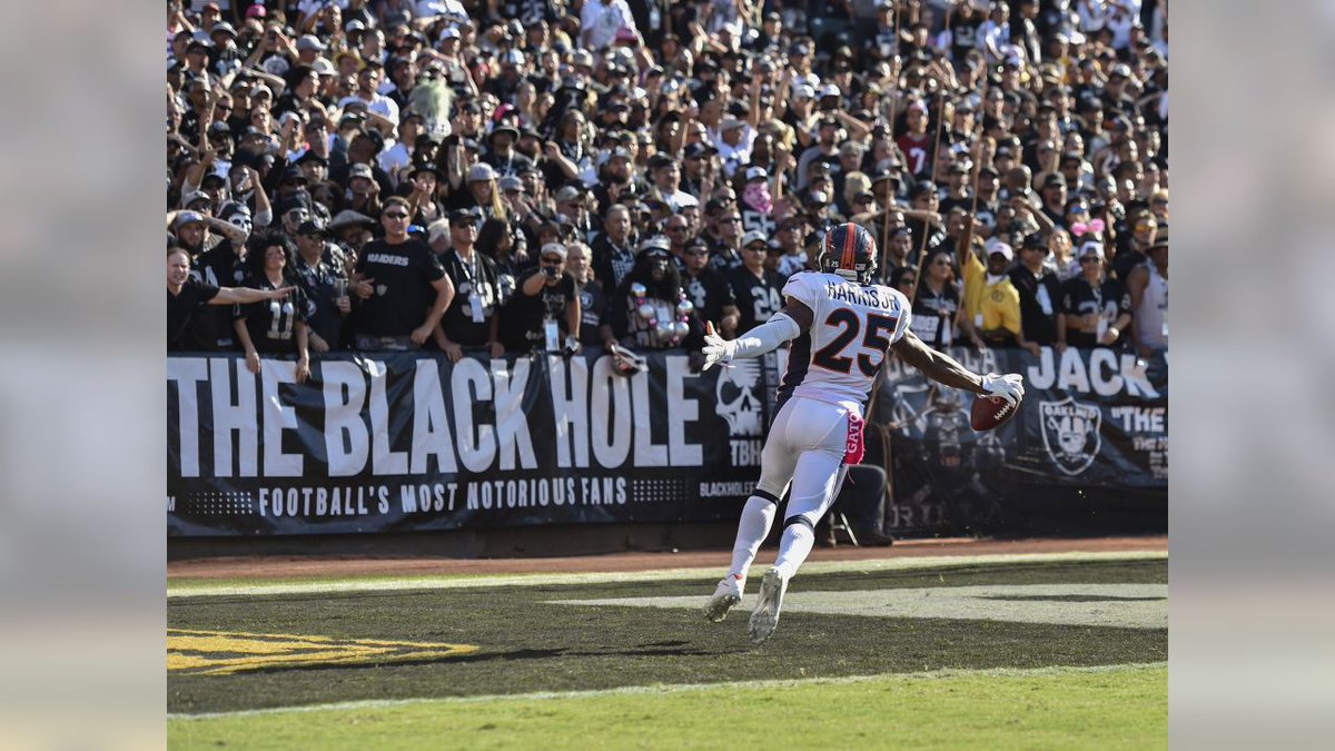 BeerZone101's tweet photo. @ChrisHarrisJr Highlights VS  No lights https://t.co/qBxjY5HQz9