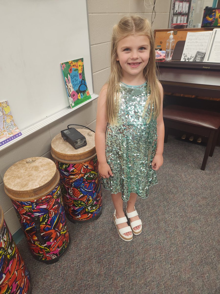 MBE_MUSIC's tweet photo. When your class earns a glow in the dark dance party for good behavior, you wear a dress that sparkles! https://t.co/DRj0x41IoR