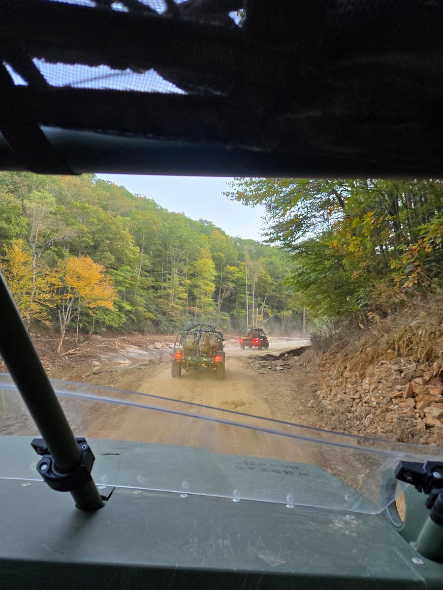 18airbornecorps's tweet photo. Paratroopers from @82ndABNDiv, part of Task Force Castle, used the all-terrain ISV today to deliver supplies on routes near Pensacola, NC that civilian vehicles haven’t been able to travel. They’re working with local leaders to reach communities in need.

📸 from the action: https://t.co/jFK6n8be5R