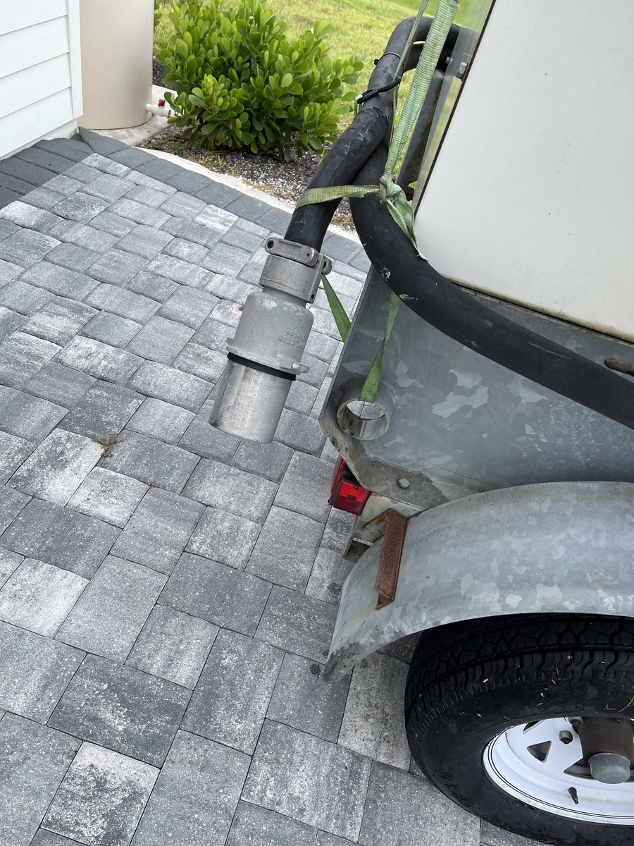 Aztecross tweet media