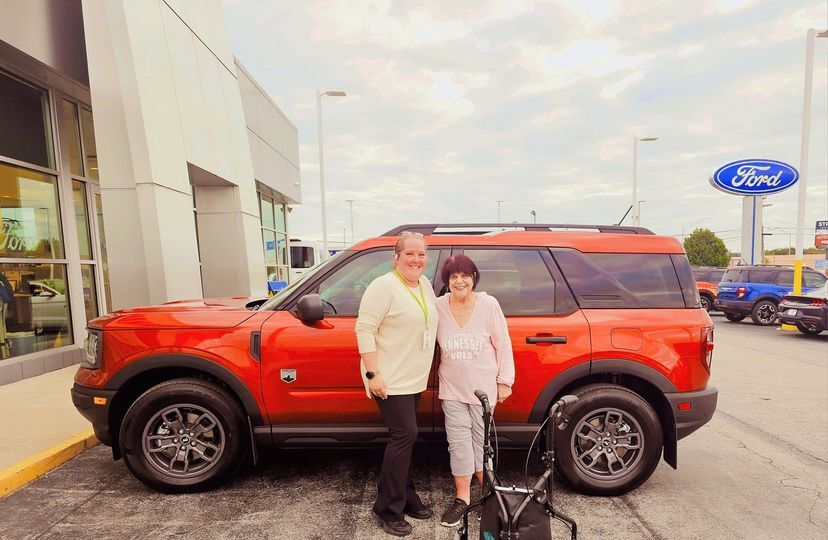 ✨️🎉Congratulations 🎉✨️

I would like to give a big shout-out and Thank You to Ms Lourdes Dunaway for purchasing her NEW 2024 Ford Bronco Sport!! She came in wanting a New vehicle with the stipulation of it being Red... well here we are Chili Pepper 🌶 Red!! I'm so glad...