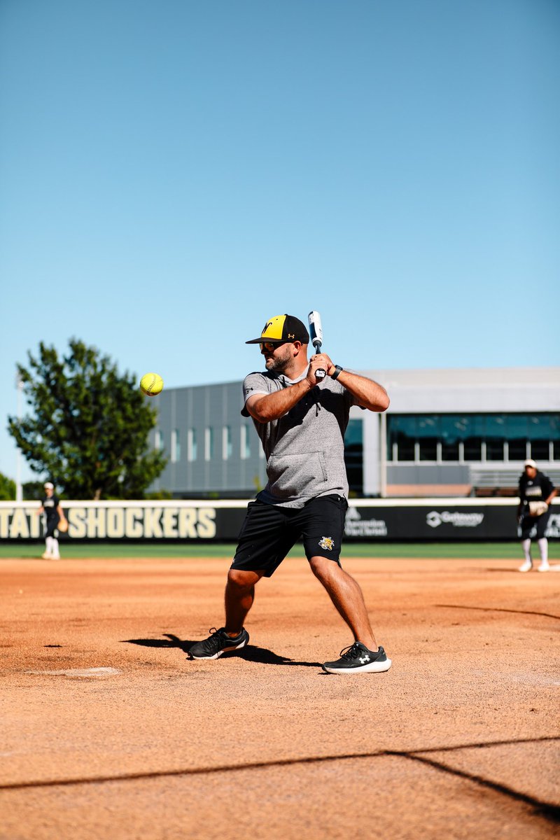 Our staff >>>>

Happy #NationalCoachesDay to the leaders of our squad 🫡