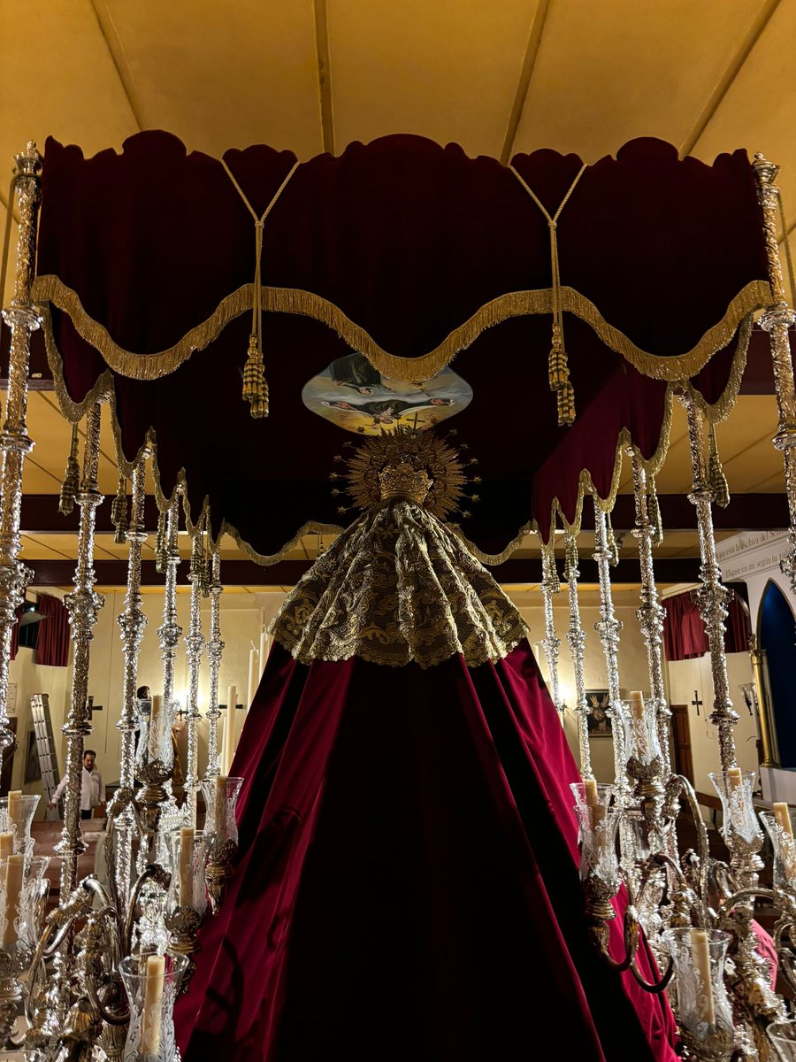 LaMisionRedento's tweet photo. Los sueños también se cumplen.
María Santísima del Silencio ya se encuentra entronizada en el paso de palio que nuestra querida @Hdadpadrepio nos ha cedido para tan magno acontecimiento. Gracias a todos los que han ayudado para que María del Silencio brille de esta manera. https://t.co/soXmnTGyfH