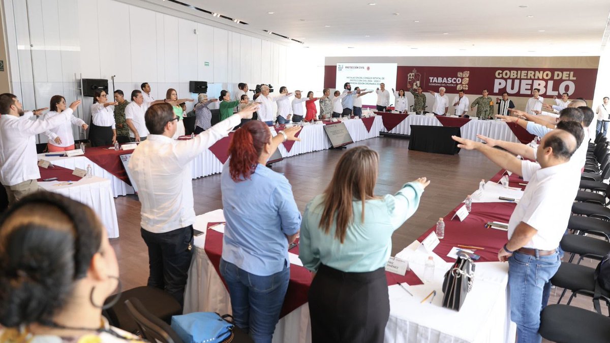 YolandaOsunaH's tweet photo. Hoy rendimos protesta como integrantes del Consejo Estatal de Protección Civil. En el marco de esta sesión ordinaria fue presentado el Programa Institucional de Protección Civil para la temporada de lluvias 2024. Desde el gobierno municipal, seguiremos sumando esfuerzos con instituciones de diferentes órdenes de gobierno y con el gobernador Javier May para reforzar las estrategias de prevención a favor de la seguridad de las familias.