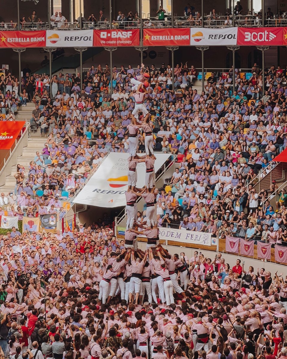 xiquetstgn's tweet photo. Gràcies a TOTHOM qui ha lluït la Tau al pit i ha defensat la ratllada fins al final.

No ha estat el concurs que esperàvem ni mereixem. Però no podem fer res més que SEGUIR.

MÉS #MATALASSERAMENT QUE MAI!

AMUNT, XIQUETS!

#castells #xiquetsdetarragona https://t.co/usgHTRobJm