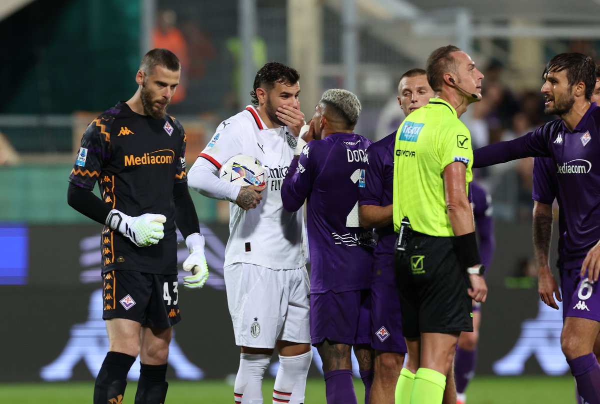 Elcalcio_'s tweet image. – ثيو تحصل على كرت أحمر بعد صافرة النهاية بسبب شتم حكم المباراة 🛑