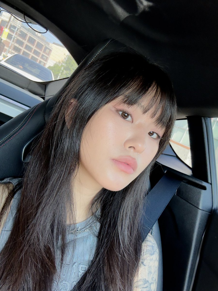 QlNAIDE's tweet photo. sorry frizzy hair https://t.co/Lf8TzOsSPK