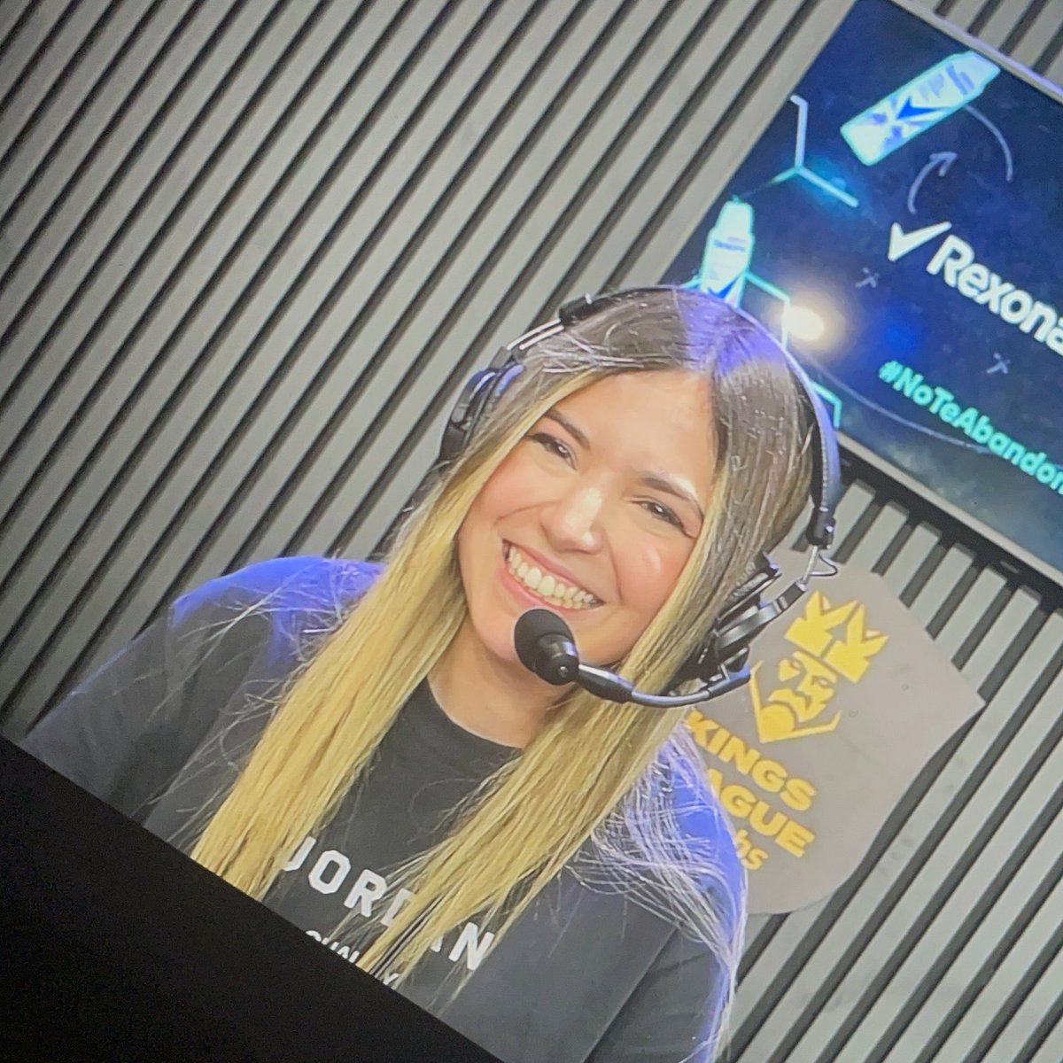Dey94Star's tweet photo. Ojalá siempre verte así de feliz ♥️ https://t.co/FszeLjcoQ4