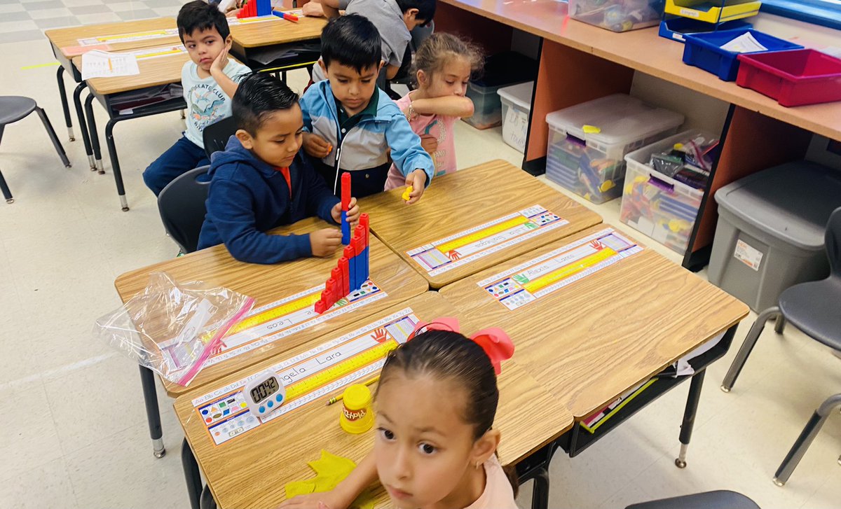 LopezIbette's tweet photo. “The only way you learn mathematics is to do mathematics”. “La única forma de aprender matemáticas es haciendo matemáticas”. @OakCrestStinger @ECISDtweets https://t.co/nss5OIE6bQ