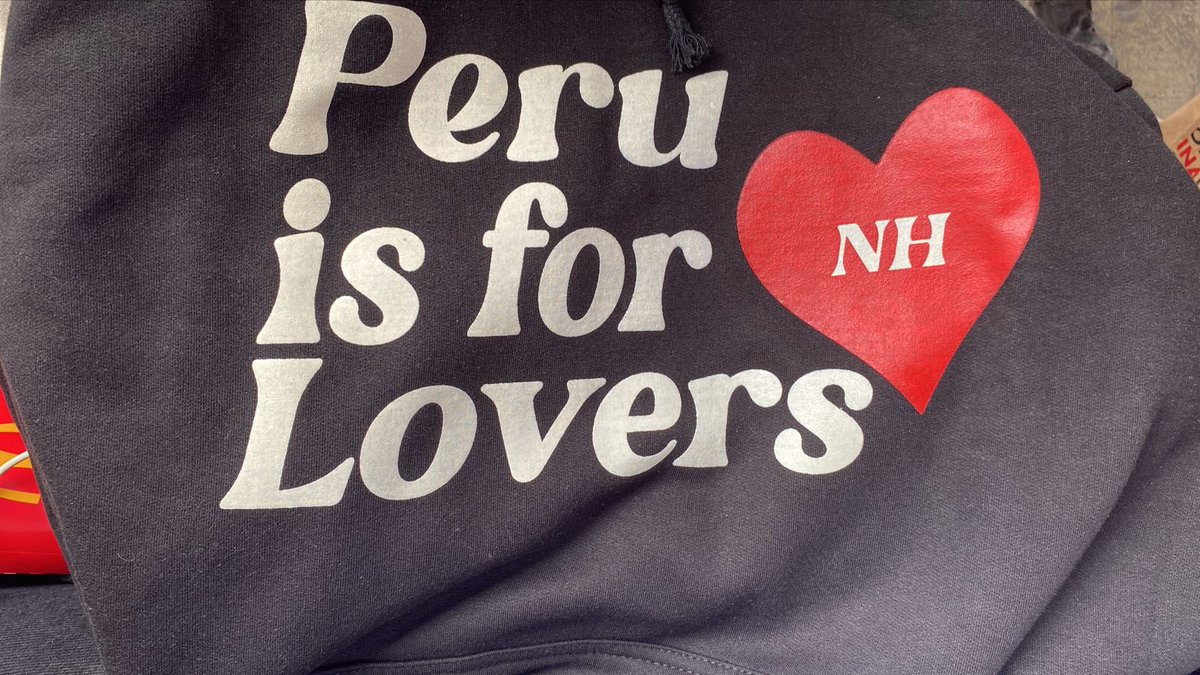 Merch exclusiva de 'The Show Live On Tour' para Perú 🇵🇪 

📸: <a href="/horanprojectpe/">Niall Horan Project Perú</a> 

#TSLOTLima #TSLOTPeru