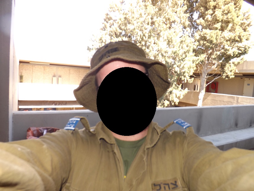 MaltusPanda's tweet photo. Yes, I #StandWithIsrael! I'm not Jewish, I'm German. 
In 2014 I had the chance to get to know wonderful people in #Israel. I tried to critically explore my pacifism and volunteered. It was great! And yes, this is an #IDF-Uniform🫡! #October7 - we remember!
#BringThemHome #sarel https://t.co/hByRFFJQmP