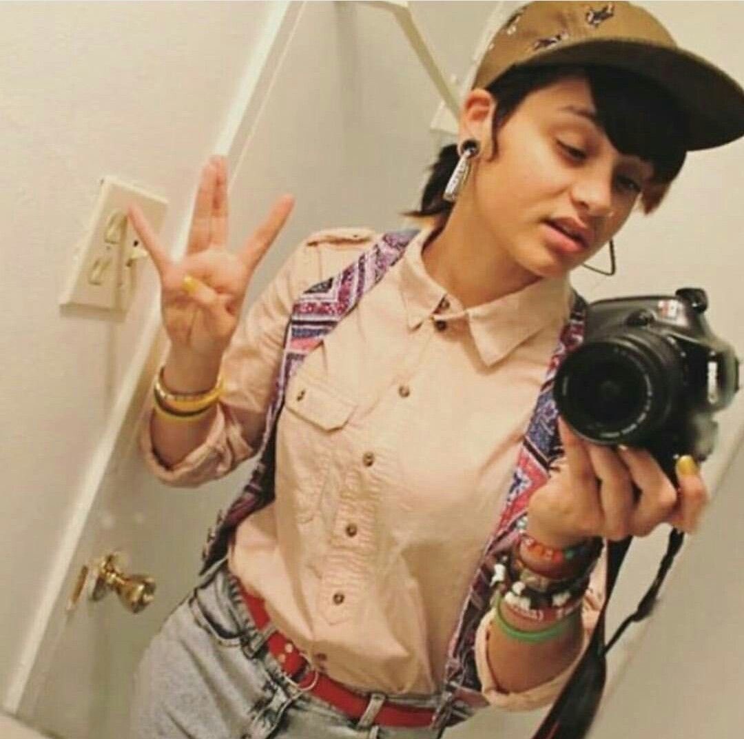 KUROHMl's tweet photo. “kehlani approves her own outfits!!!” the same lady who put this on willingly btw https://t.co/p3HcoHmpHu