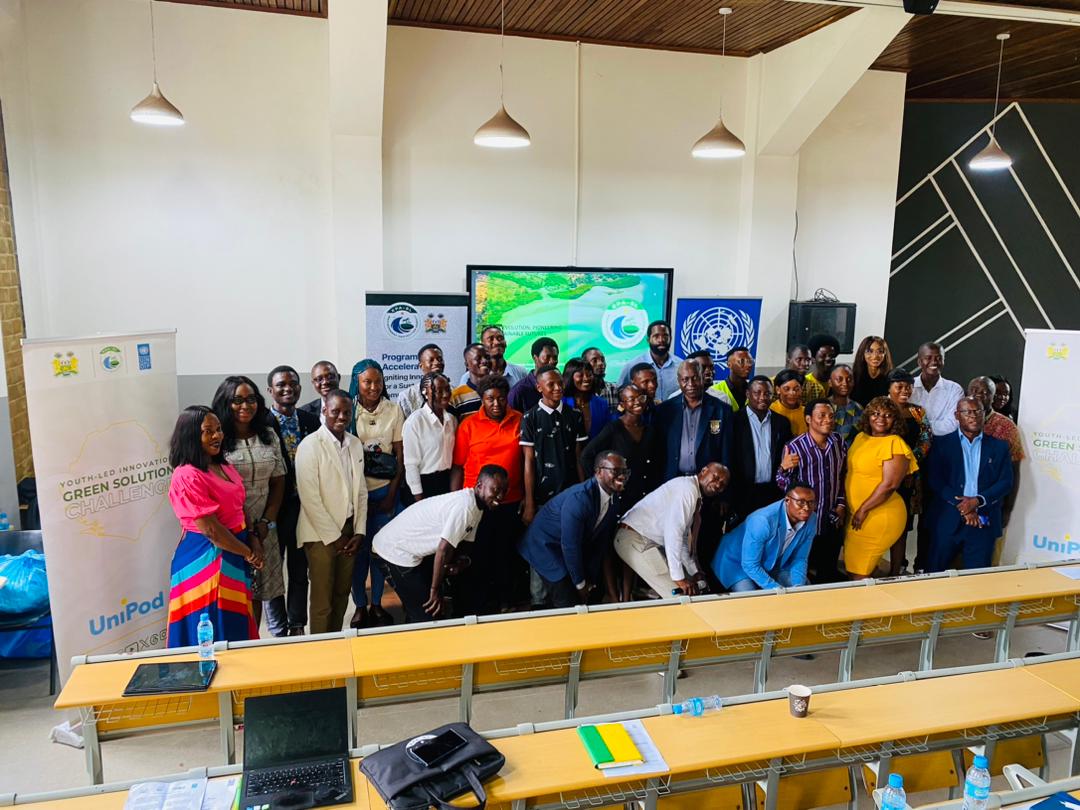 Wanwod2017's tweet photo. WDO joined 21 other forward-thinking innovators across Sierra Leone for a 5-day Youth-Led Green Solutions Innovation Bootcamp. Hosted by UNDP and EPA Sierra Leone, this event honed skills in design thinking, environmental smart initiatives, and sustainable business models. https://t.co/fD5uZCZVLq