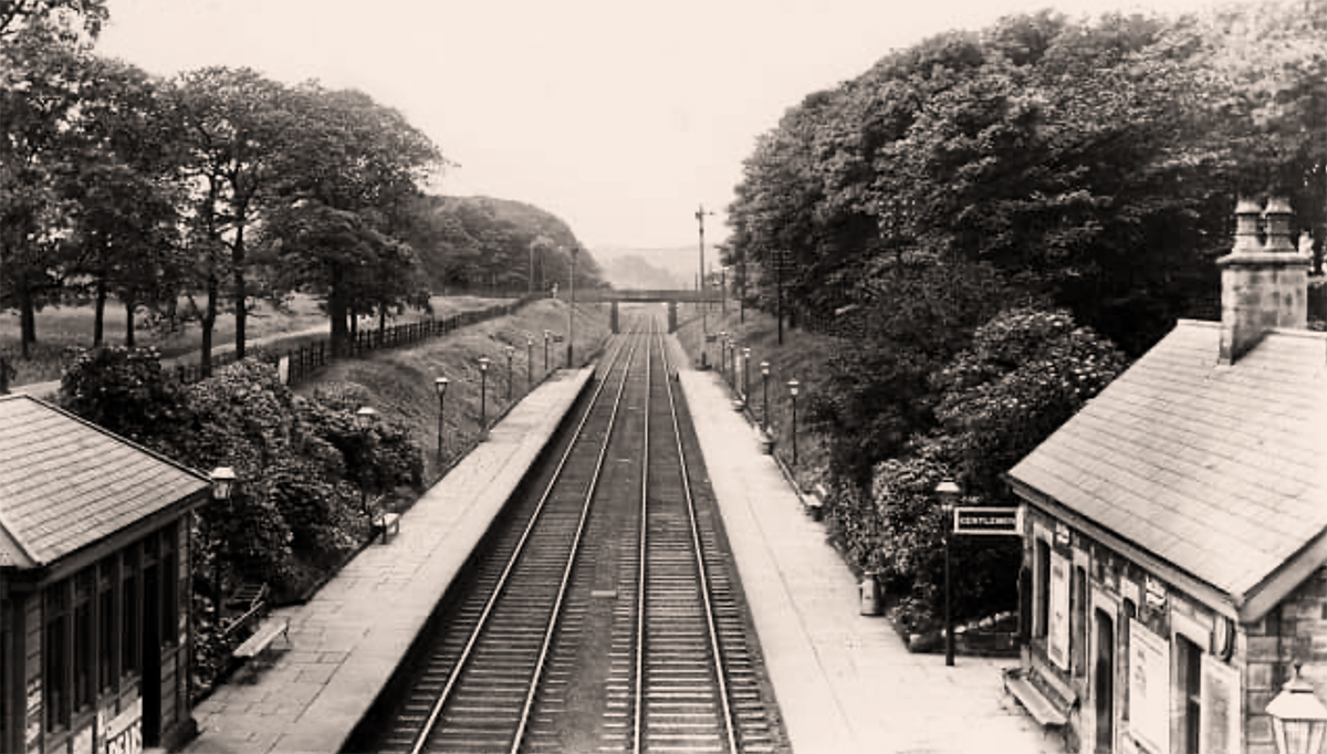 NowtbutaLad's tweet photo. A very tidy #Pleasington station nr. #Blackburn on the line to Preston, looking west to @PleasingtonGolf Club; believed to be in Lancs. & Yorks Rly. time (pre-1923). It remains open today. @railnigel #Railways #Lancashire https://t.co/wC7LWY5GBw