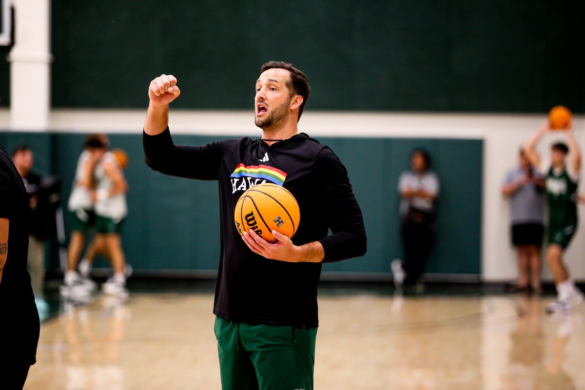 HAWAII BASKETBALL tweet media