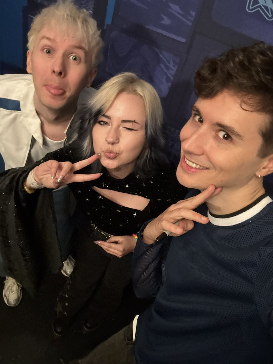 GUYYYSSSSS