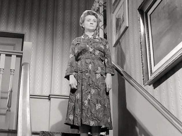 DibblyFresh's tweet photo. #TwilightZoneMarathon #TwilightZone Worse mother-in-law...the one from Young Man's Fancy or Long Distance Call? https://t.co/qDvJ49vDYj