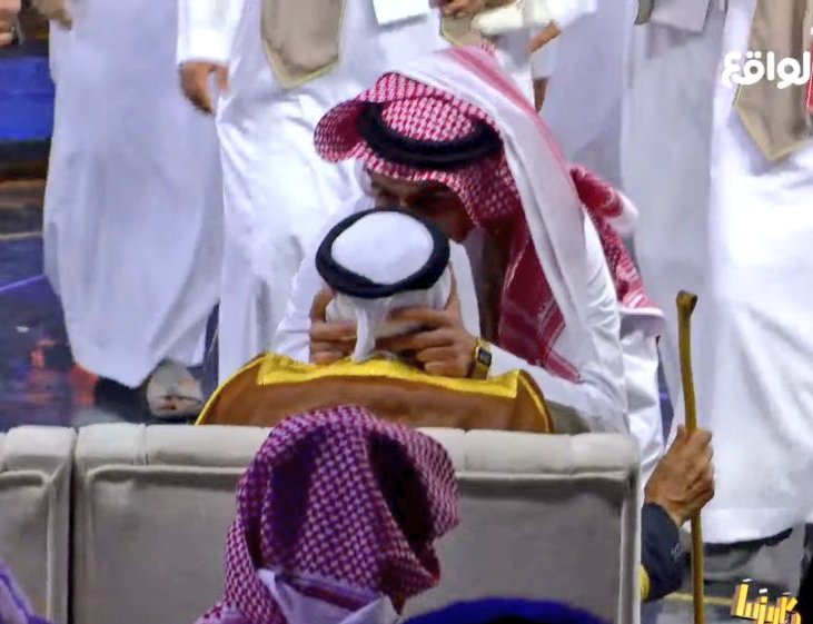 والله يستاهل عبدالواحد ومستحقه ماشاءالله تبارك الرحمن الله يخليه له ويطول بعمره  🥺🤍🤍🤍🤍🤍
#ختام_كاريزما