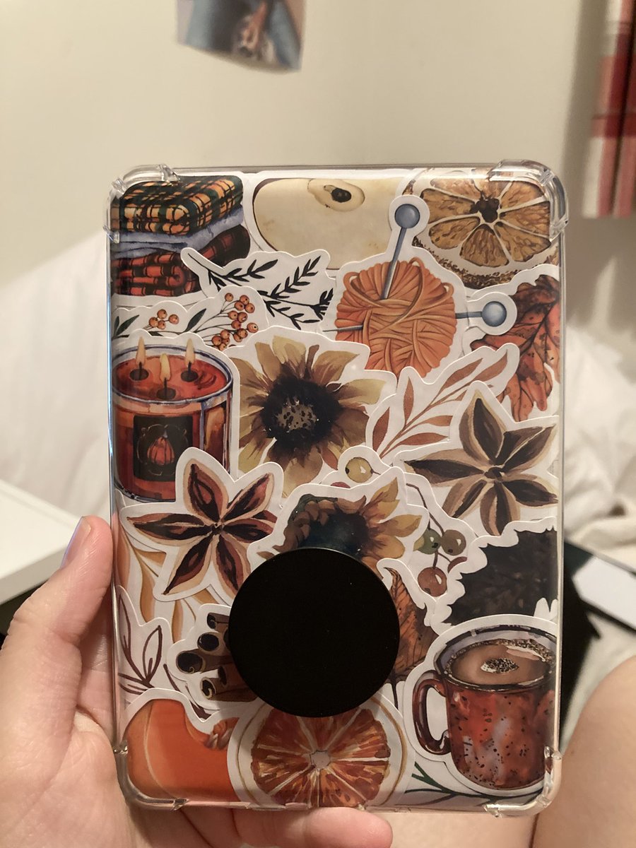 __styV__'s tweet image. Трішки змінила свою книжечку 🤧