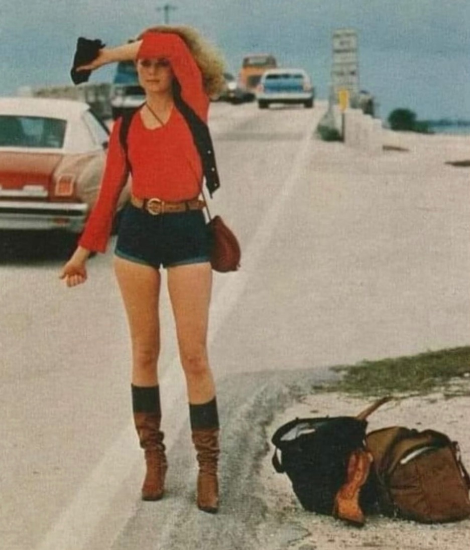 historyinmemes's tweet image. In 70s, hitchhiking was a common way to get around for those who didn't have a car or too young to drive. While hitchhiking seems unthinkable today, it once symbolized the freedom and trust that defined the open road in the '70s.