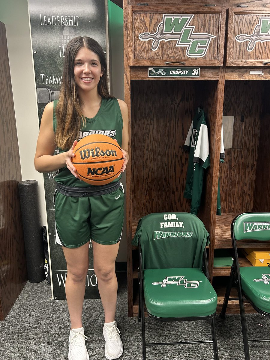 abbiecropsey's tweet photo. I am excited to announce that I have committed to WLC!! 💚🤍@CoachKnueppel @LisaMVanWyk @WLC_WBB @WIBlazeInferno @InsideWLC https://t.co/3HvJK4v3tO