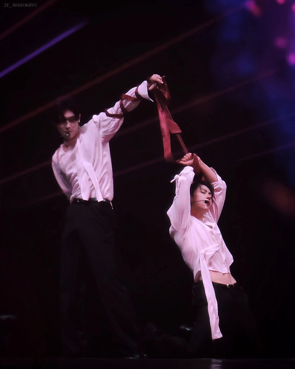 ze_roseokryu's tweet photo. 241005 ZEROBASEONE [TIMELESS WORLD] IN BANGKOK 

Over Me ...는 정말 미친 거야

#석매튜 #SEOKMATTHEW #ソクマシュー