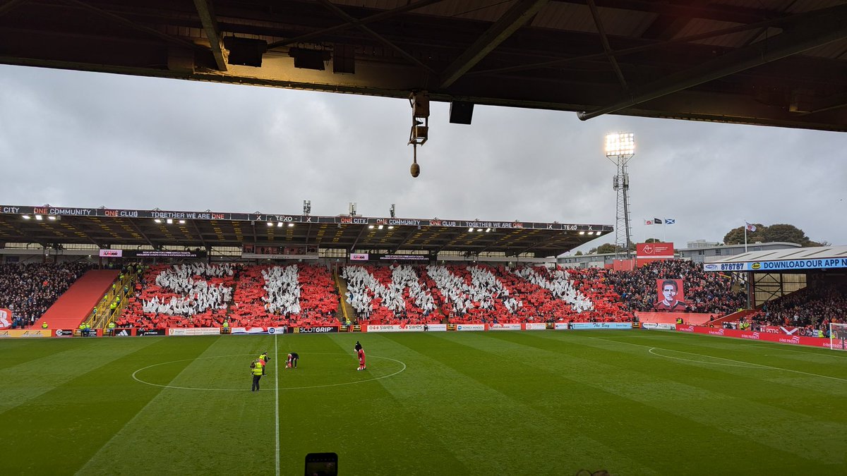 Y_Davo70's tweet photo. @NeilSimmy8 @afcfansproject @AberdeenFC Pittodrie did you proud, well deserved! https://t.co/eNL2OWG66C