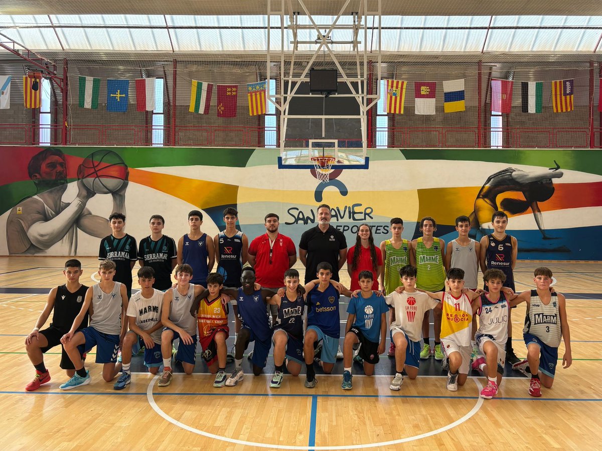 FBRegionMurcia's tweet photo. San Javier acogió, con los brazos abiertos, la primera sesión de trabajo de nuestras Pre-Selecciones U14 y U16 ❤️

La localidad costera acogió, este domingo, el primer entrenamiento con la vista puesta en el Campeonato de España de Selecciones Autonómicas Infantil y Cadete 🇪🇸 https://t.co/Q1XmVQQ4g4