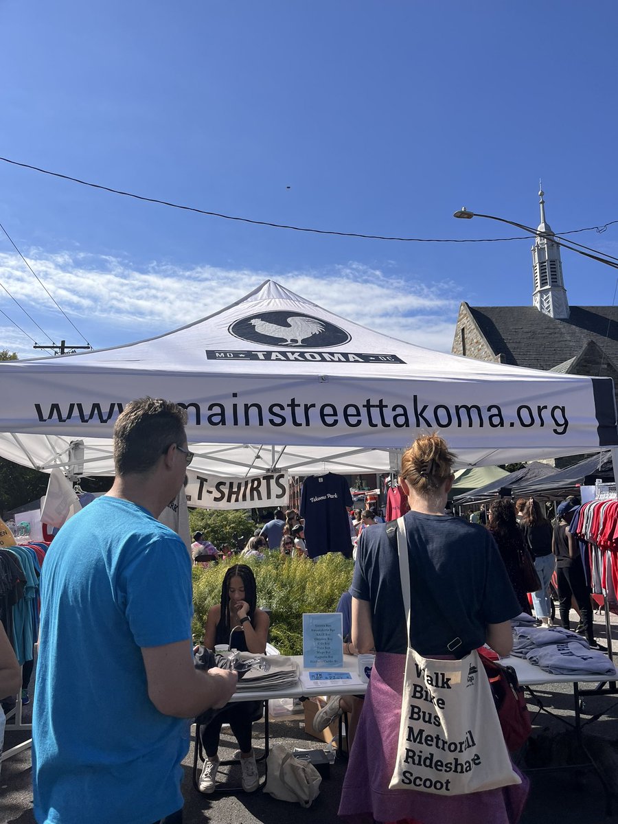 ward4sophia's tweet image. Had a blast hanging with neighbors at the ANC4B &amp;amp; Takoma Park MD border! Big thanks to @Evan_Yeats for keeping the ANC4B booth rocking! 🗳️ Don’t forget to register to vote, support small businesses, and shop local! Every bit counts! 💫 #ANC4B #ShopLocal #GetOutTheVote