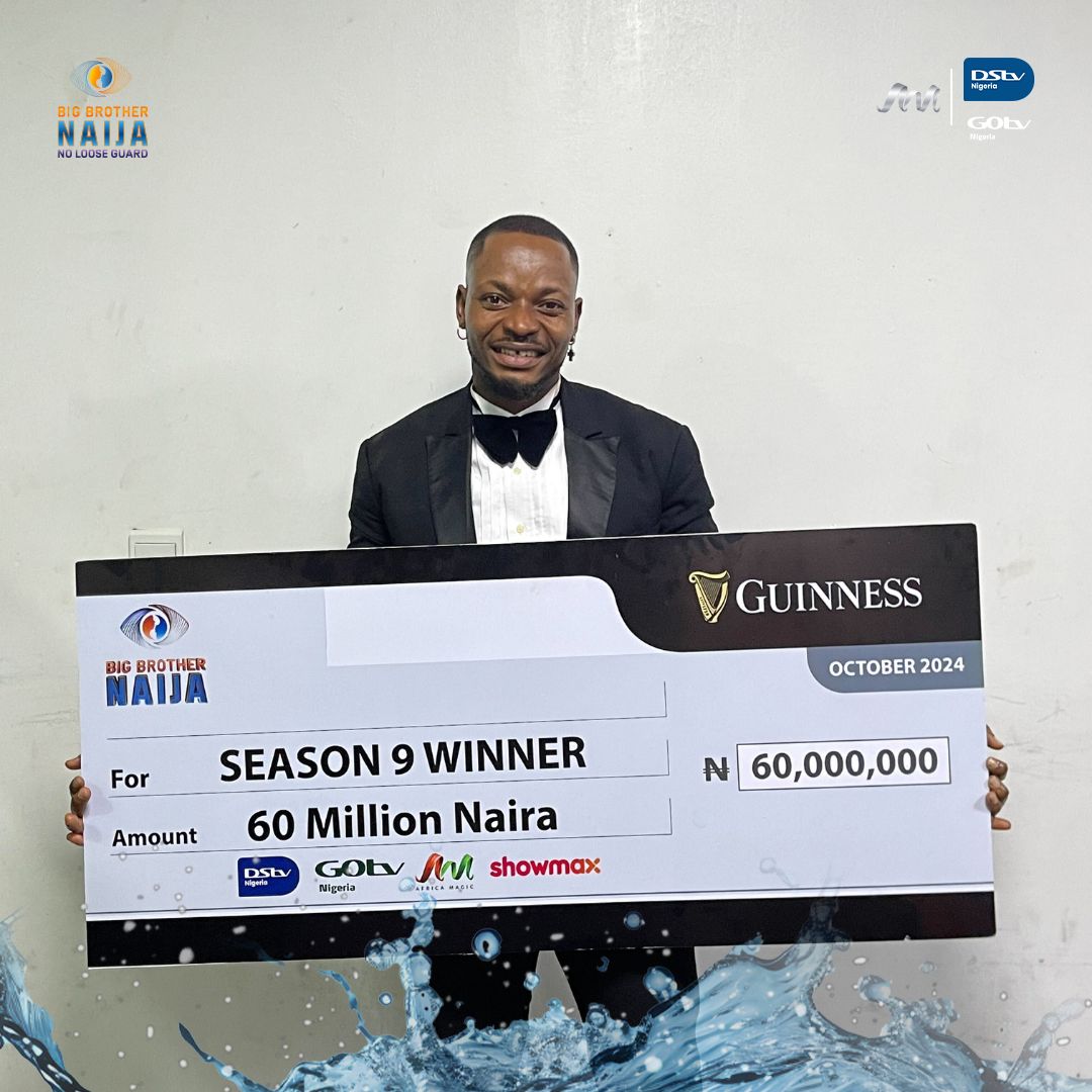 africamagictv's tweet photo. To the man of the moment,  congratulations on your big win, Kellyrae! 🎉👑

#BBNaijaS9 No Loose Guard Winner.🍾🎉🎊

For more: https://t.co/LEYSnqpUOR
#BBNaija https://t.co/uRHcbPtMlW