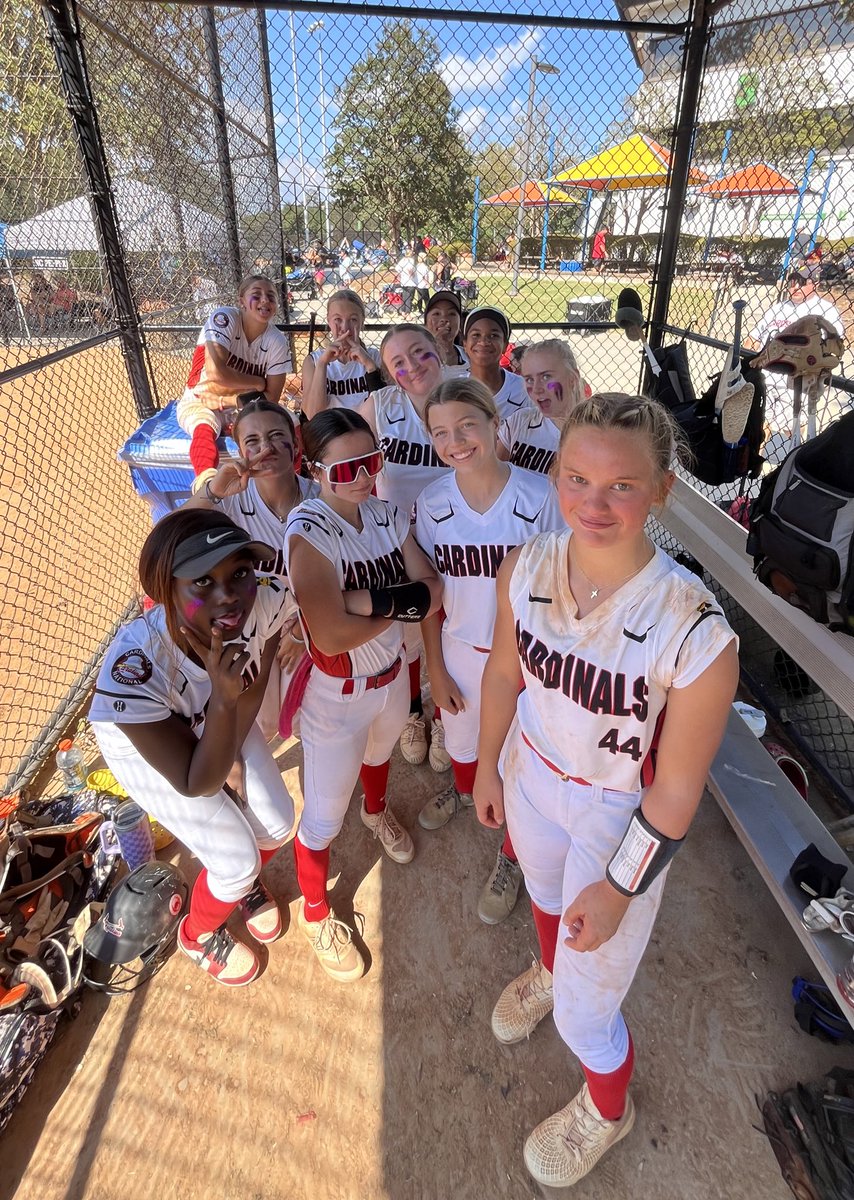 Good weekend for the Carolina Cardinals National. We finished the weekend 4-1. As a team we got 48 hits, 47 runs, 41 RBIs, and 2 homeruns (1 in the park 🏃🏼‍♀️) Looking forward to the Diamond Direction Fall Ca$hionals next weekend in Spartanburg, SC ‼️
