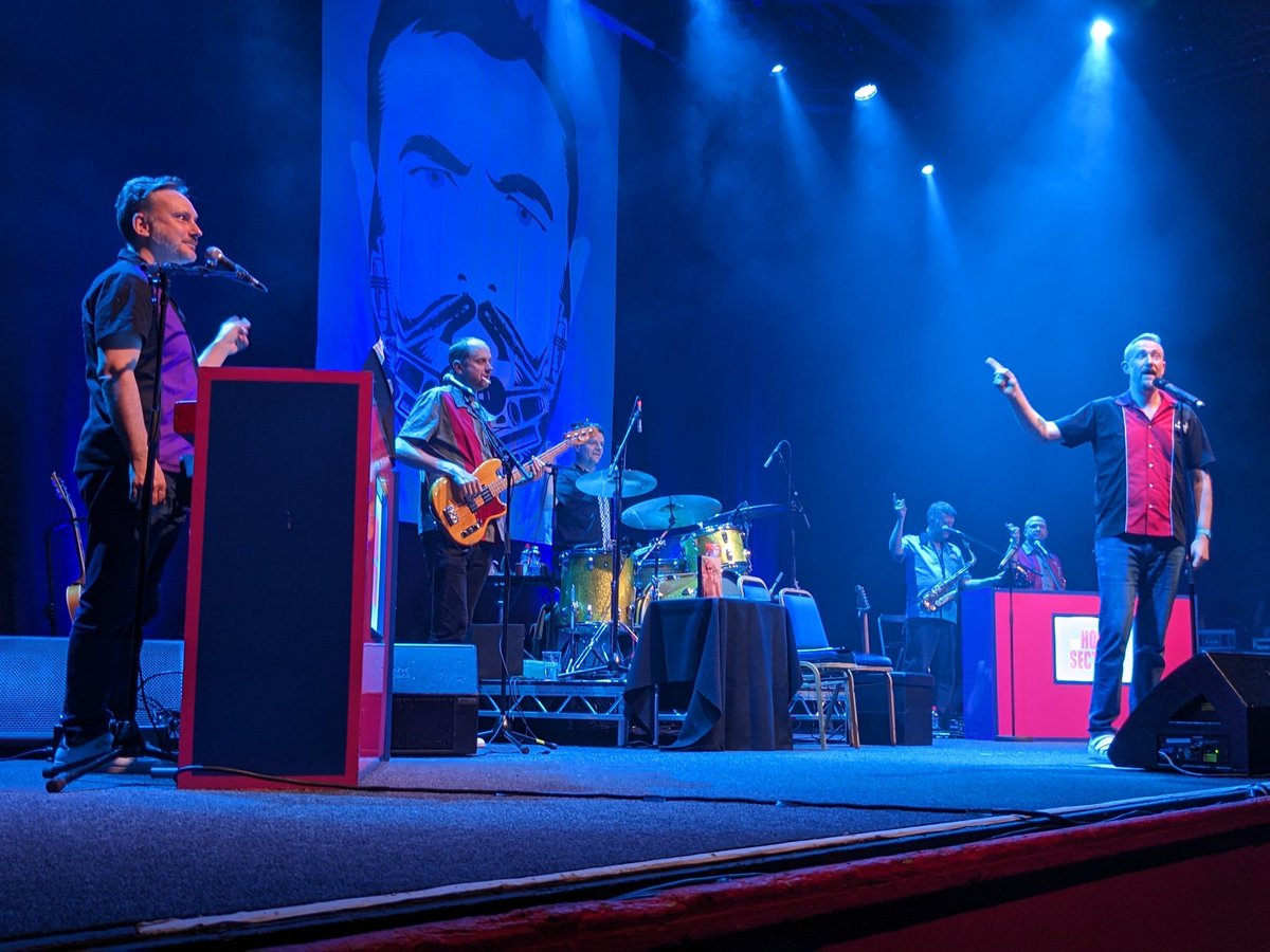 jamm1eb's tweet photo. Great show in Dublin tonight @hornesection! It was hilarious and so much fun 🥳 https://t.co/1a9tZZKCaI
