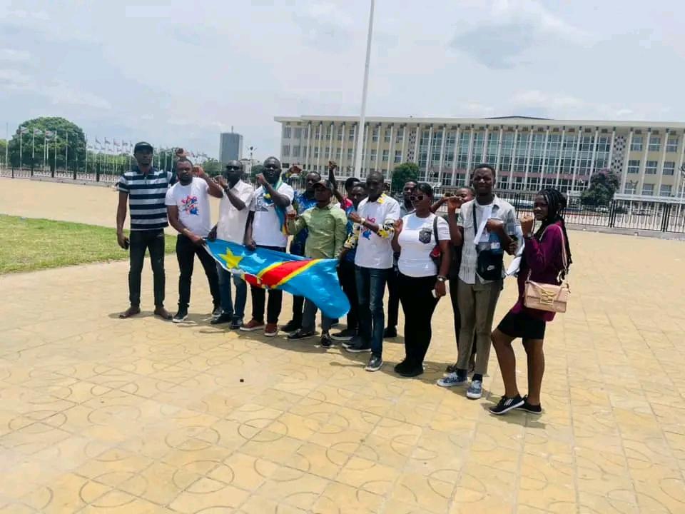 BisoPeupleRDC01's tweet photo. #Lutte : nous sommes heureux de vous annoncer la mise en place du chapitre de l’international #antifasciste en République Démocratique du Congo au sein duquel notre leader @KasongoIlunga01 occupe le poste de #Secrétaire.
#antifascisme #bisopeuple
@chauffeur243
@JPCongolais https://t.co/j1219ag9jQ