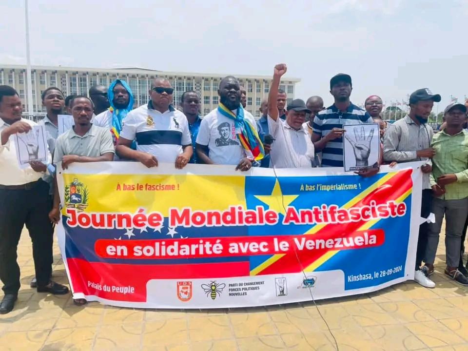 BisoPeupleRDC01's tweet photo. #Lutte : nous sommes heureux de vous annoncer la mise en place du chapitre de l’international #antifasciste en République Démocratique du Congo au sein duquel notre leader @KasongoIlunga01 occupe le poste de #Secrétaire.
#antifascisme #bisopeuple
@chauffeur243
@JPCongolais https://t.co/j1219ag9jQ