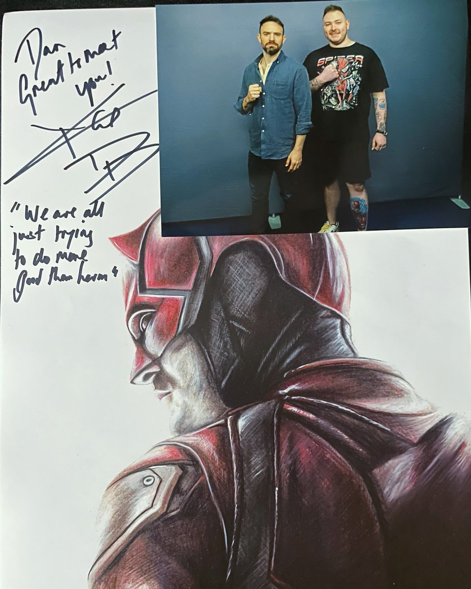 Danielwallis15's tweet photo. And to top it off I met Charlie Cox today at comic con! He said he loved the tattoo and that the colours were awesome 🤩😌 https://t.co/vmIXTYa1gv
