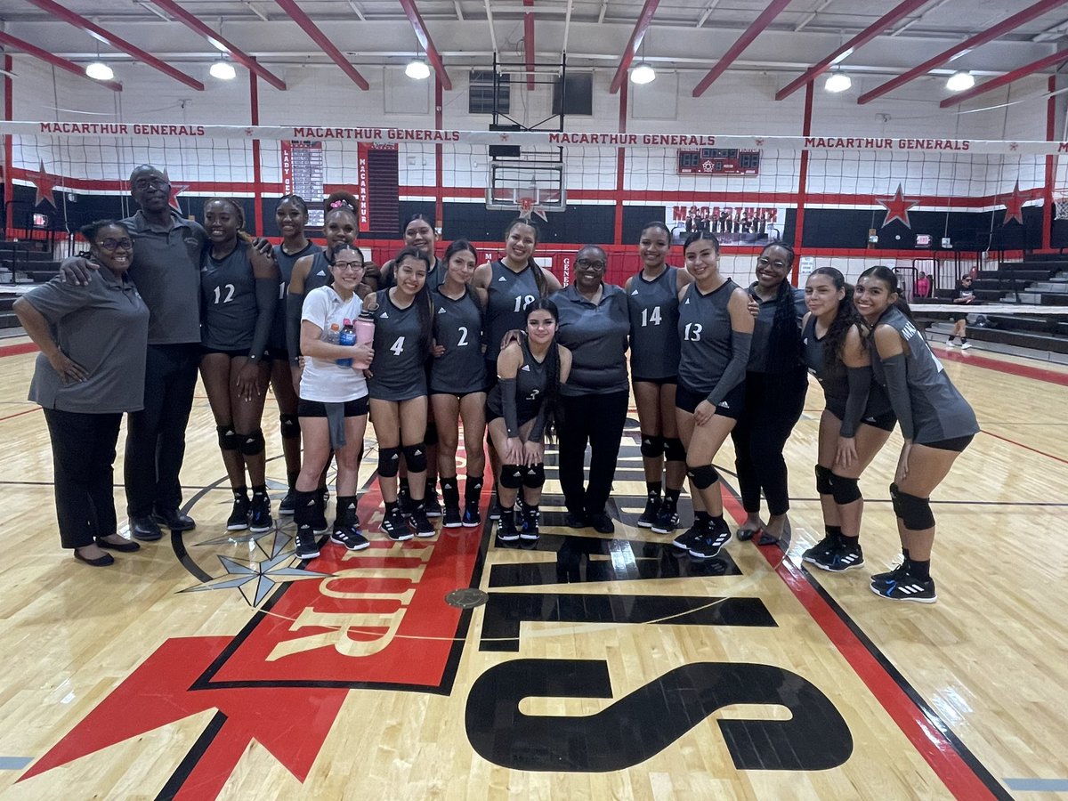 MacGeneralsVB's tweet image. National Coach’s Day! Love my assistants.  Thanks for all the work you’re pouring into our girls.  @AldineSports @MacGenAthletics