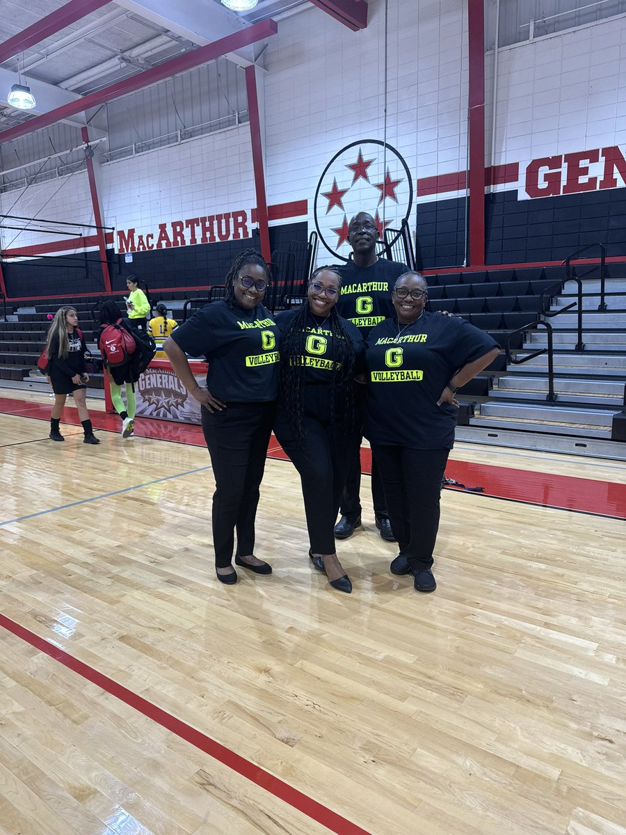 MacGeneralsVB's tweet image. National Coach’s Day! Love my assistants.  Thanks for all the work you’re pouring into our girls.  @AldineSports @MacGenAthletics