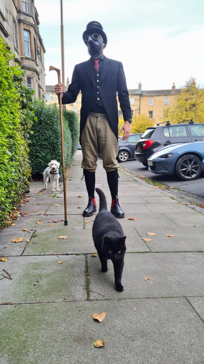 Every good  #VeilWalker needs a #familiar or two #DrBeak #Spooky #Cat #Dog #BlackCat #BedlingtonTerrier #Edinburgh #Scotland #PlagueDoctor #Beak #Unveiled #VeilKeepers #VeilWalkers #Folklore #WalkersBetweenWorlds #TheOtherLands #Mask #TopHat  #PlusFours #Staff #Scottish
