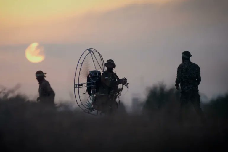 في مثل هذه الليلة كان المجاهدون يتجهزون ليوم السابع من أكتوبر ويسألون الله النصر أو الشهادة.
#7_اكتوبر_عيد_الأحرار 
#طوفان_الأقصى 
🇵🇸🇮🇶