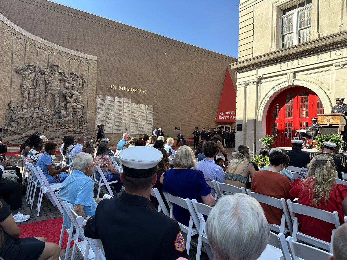 mjtomek's tweet photo. Attended the annual @memfire Memorial Service honoring the 57 who paid the ultimate sacrifice.  Thankful for @mffa1784 for the financial gift to build the wall many years ago and its continued support to maintain it. #iaff https://t.co/jzRHEa3YgT