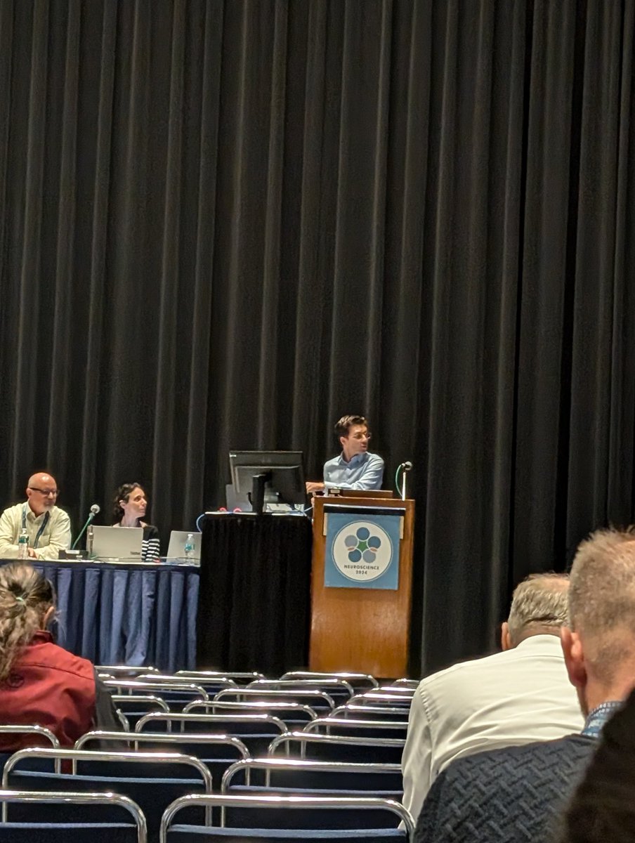 Day 2. #sfn2024  An amazing talk about #organoids #assembloids <a href="/Sergiu_P_Pasca/">Sergiu P. Pasca</a> .