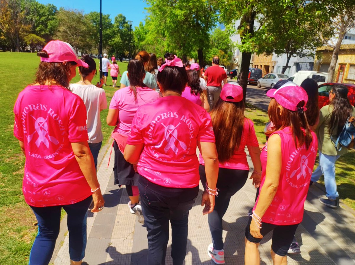 👉 1 de cada 8 mujeres tendra cancer de mama👉 22.000 mujeres son detectadas al año en nuestro pais👉 de cada 100 mujeres 1 hombre es diagnosticado👉 apartir del 5to año de hormonizacion deben hacerse controles👉 detectado a tiempo el 95% se cura👉 #detecciontemprana