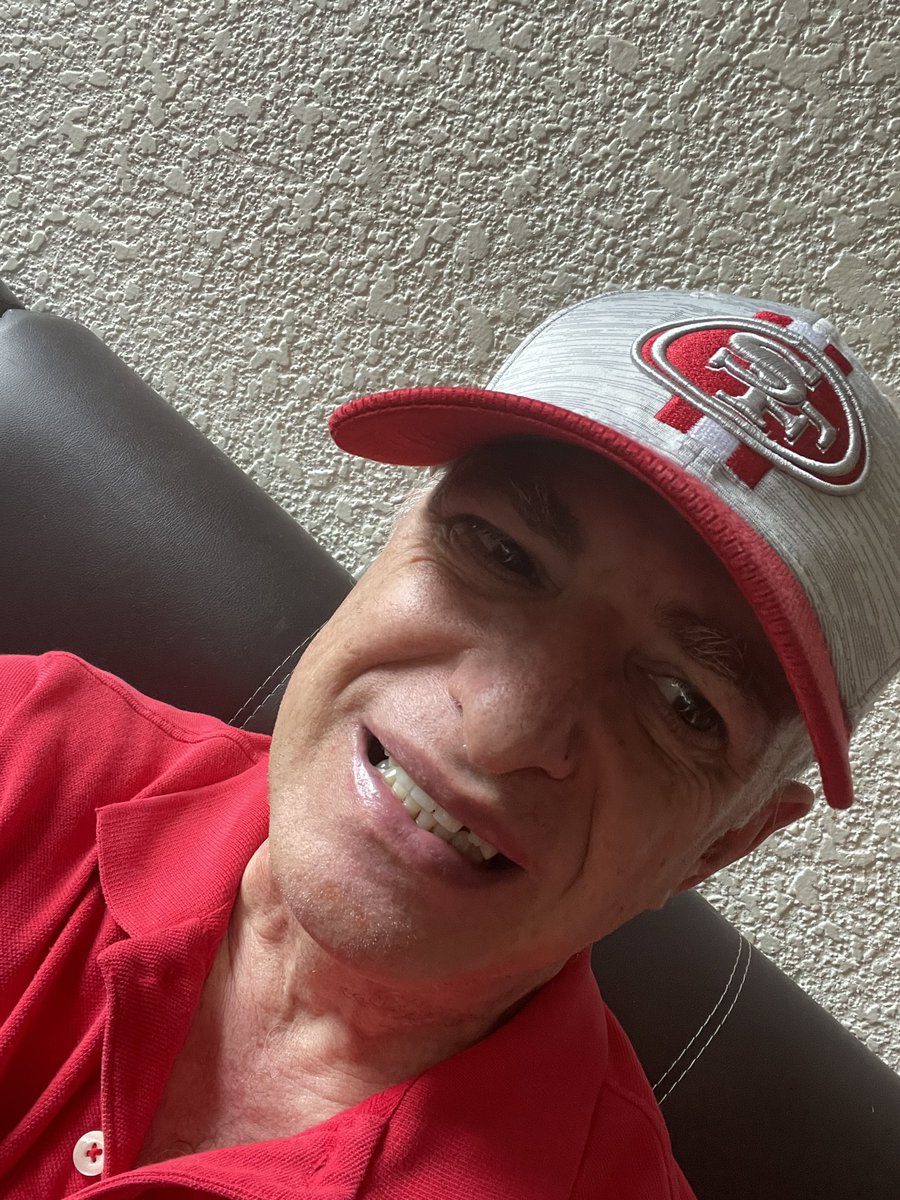 twiteresante's tweet photo. @FOXImpactoNFL  Viendo en #FOXInpactoNFL a mis #49ers . 
#49ersForLife https://t.co/HXPugpjib7