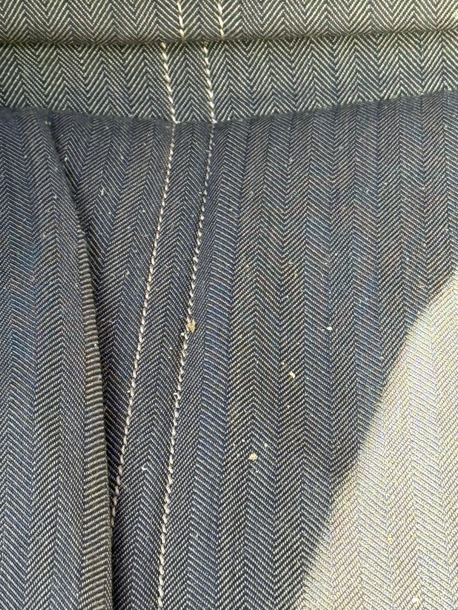 .<a href="/British_Airways/">British Airways</a> - CW LAS->LGW covered in crumbs on boarding. 🤮