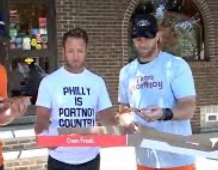 stoolpresidente's tweet photo. Bryce Harper = Team Portnoy 🤝.    And while I was typing this Castellanos ties it!!!! https://t.co/5FVXHjPVjU