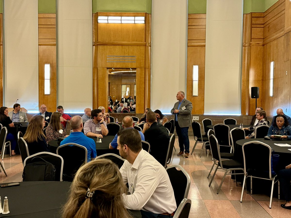 AASAHQ's tweet image. “A question to think about is: Who in your community can be a transformational partner like the partnership we have with the @CincyMuseum?” @ihsuperbrave @IHSchools 💭 a great afternoon of leaders learning in Cincy!