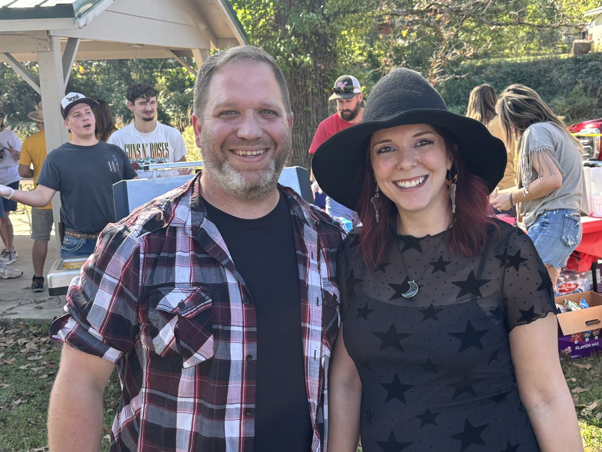 TedHiff's tweet photo. The Niangua Fall Festival was an incredible opportunity for the greater community to come together and celebrate! @NianguaSchools @baker_d @C20Gazette #LeadingWithParents #FACEteam https://t.co/csRv0MLrTP