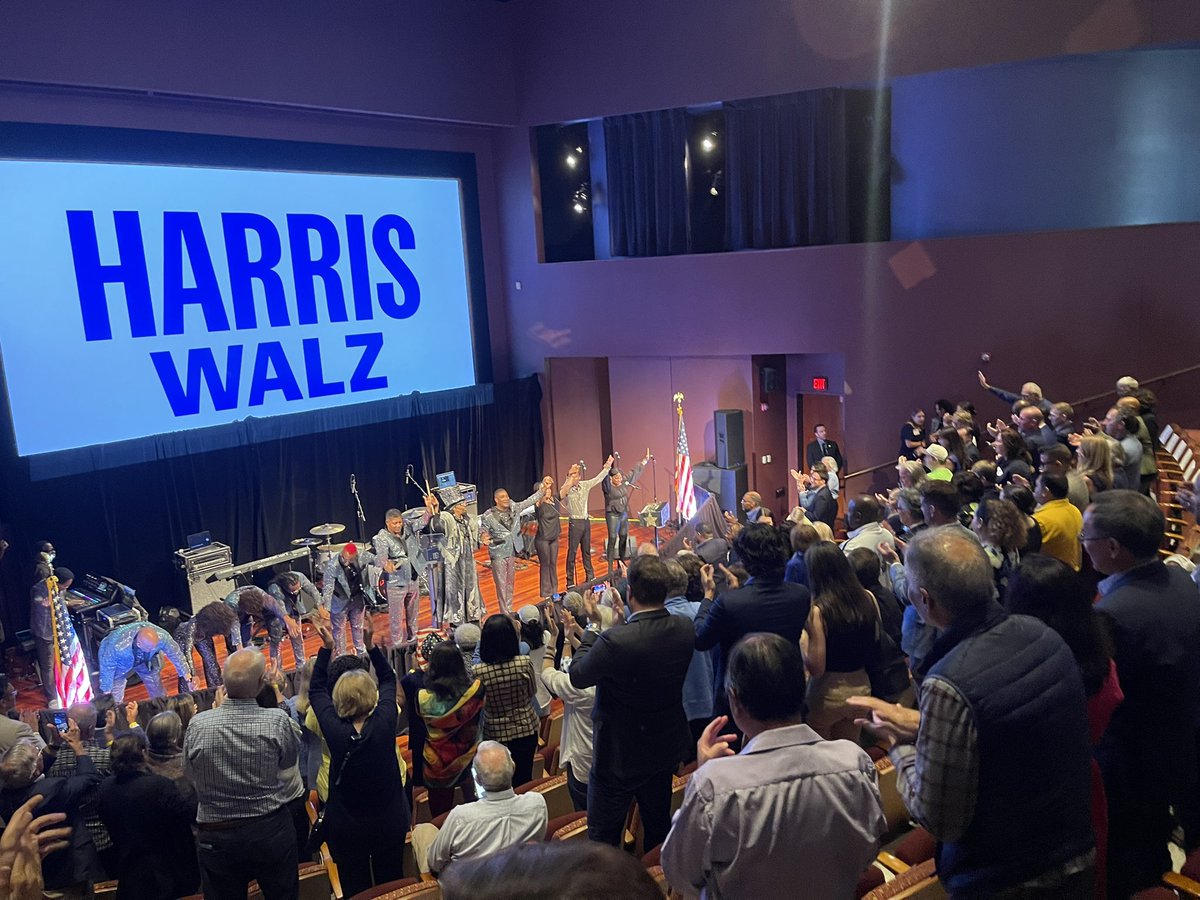 This weekend Cincinanti welcomed the NEXT Vice President of the United States, Uncle Tim Walz to town! He inspired us all to rally for a decisive victory this November, advocating for families across the nation. As Tim passionately stated, ‘It’s time for the choir to start