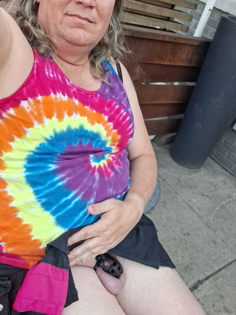 ScrapDflasher's tweet photo. Out and being naughty https://t.co/J4pmLPCi07